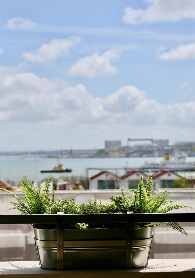 Luxury Apartment By Myplaceforyou, Very Quiet, Close To Time Out Market ลิสบอน ภายนอก รูปภาพ